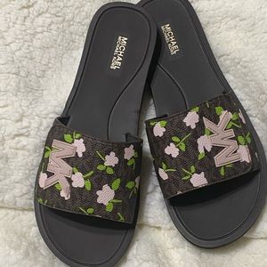 Women MK floral slides